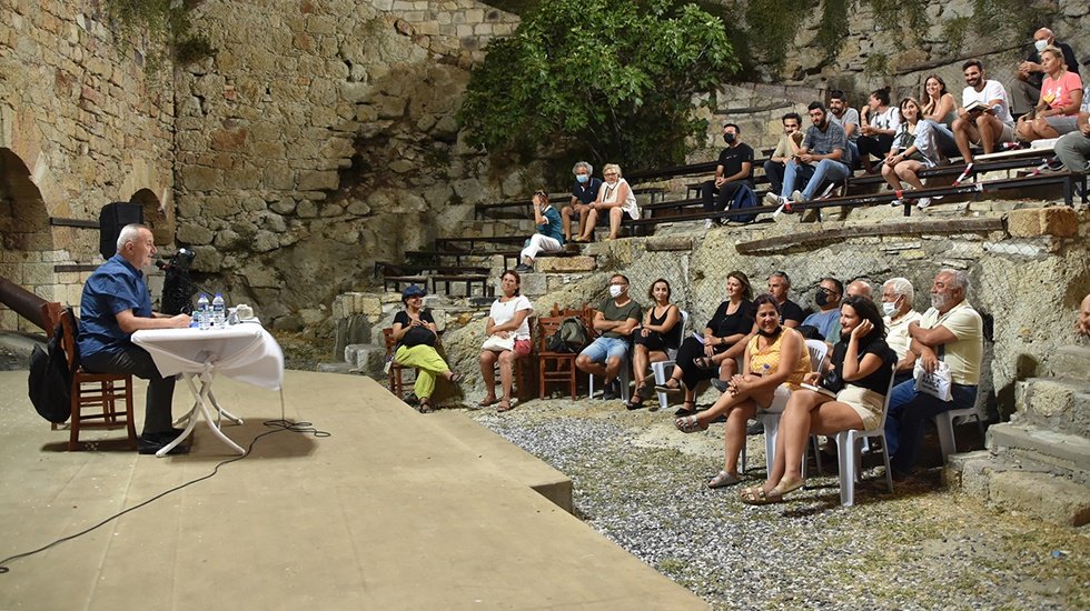 Fo&ccedil;a Kitap G&uuml;nleri Ş&uuml;kr&uuml; Erbaş&rsquo;ın s&ouml;yleşisi ile sona erdi