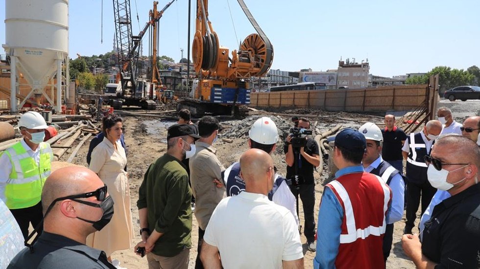 İmamoğlu: “Beton kalıcı sanat eserleriyle değerlenecek”