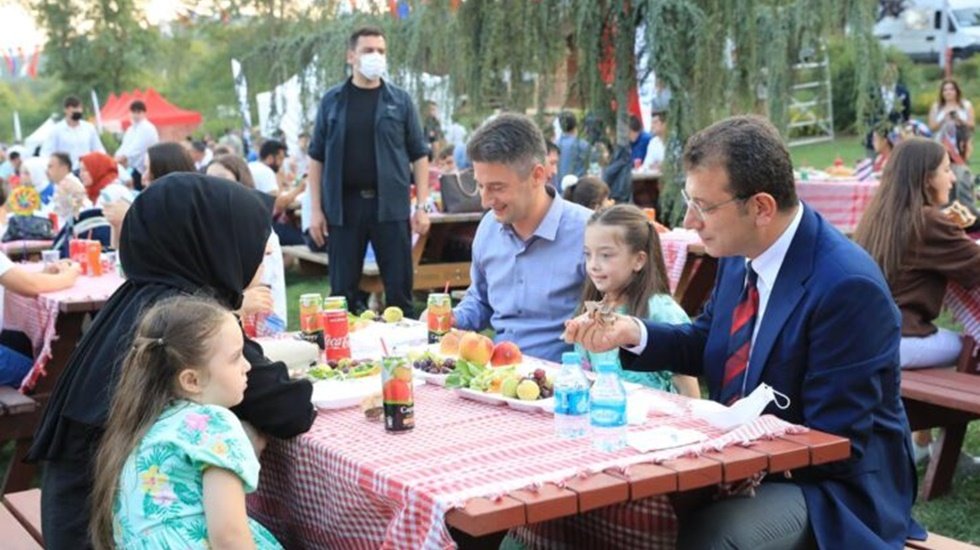 İmamoğlu, İBB’nin 825 personeli ile piknik yaptı