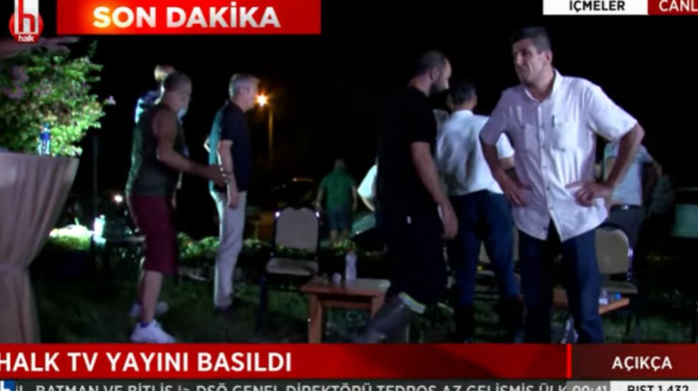İsmail Saymaz Halk TV&rsquo;ye yapılan saldırıyı C&uuml;neyt &Ouml;zdemir&rsquo;e anlattı