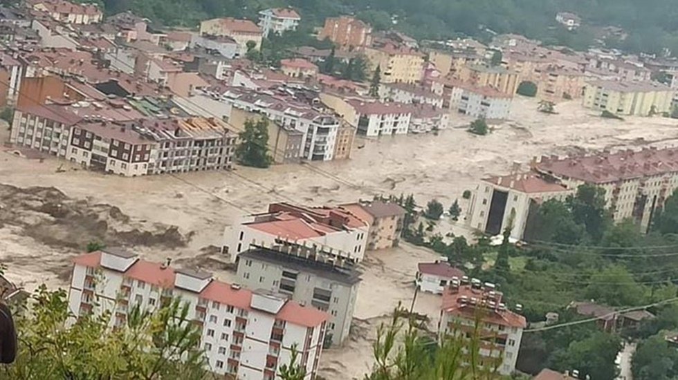 Sel&rsquo;in vurduğu Bozkurt il&ccedil;esinin kaymakamı g&ouml;revden alındı