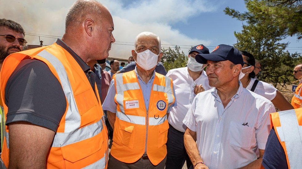 Soyer&rsquo;den yangın mağdurlarına: &ldquo;Sizi kendi kaderinizle baş başa bırakmayacağız&rdquo;