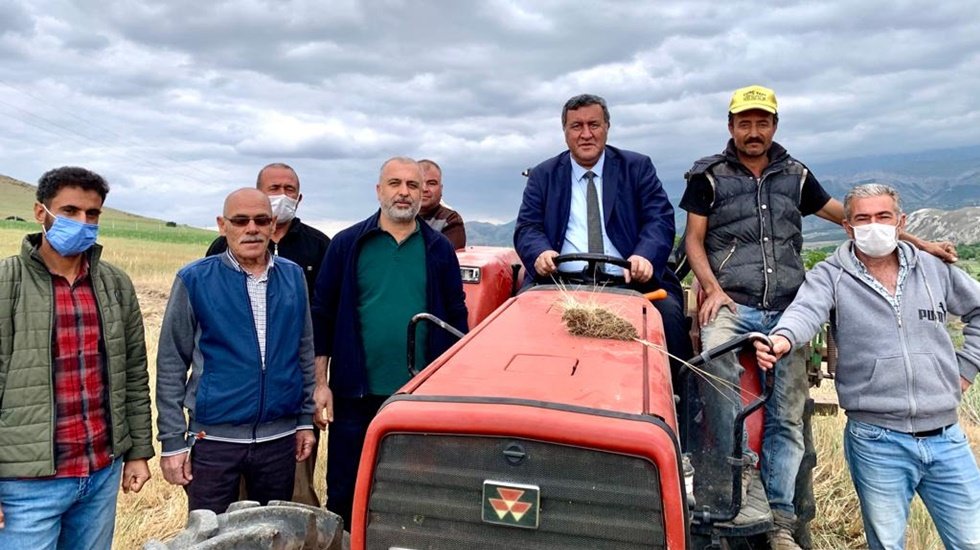 T&Uuml;İK, iktidara şirin g&ouml;r&uuml;nme derdinden vazge&ccedil;meli