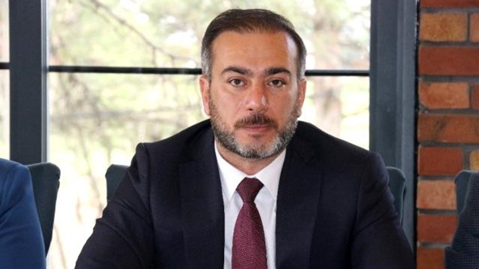 AKP&rsquo;li başkan, partinin parasını kişisel hesabına ge&ccedil;irdi