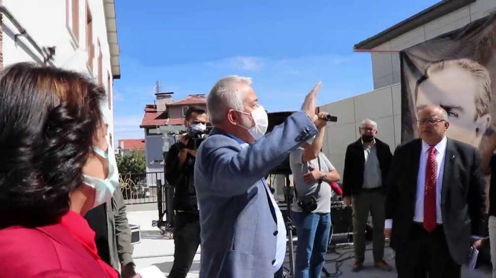 Alevi kurumlarından, Isparta Belediye Başkanına &ccedil;ok sert tepki