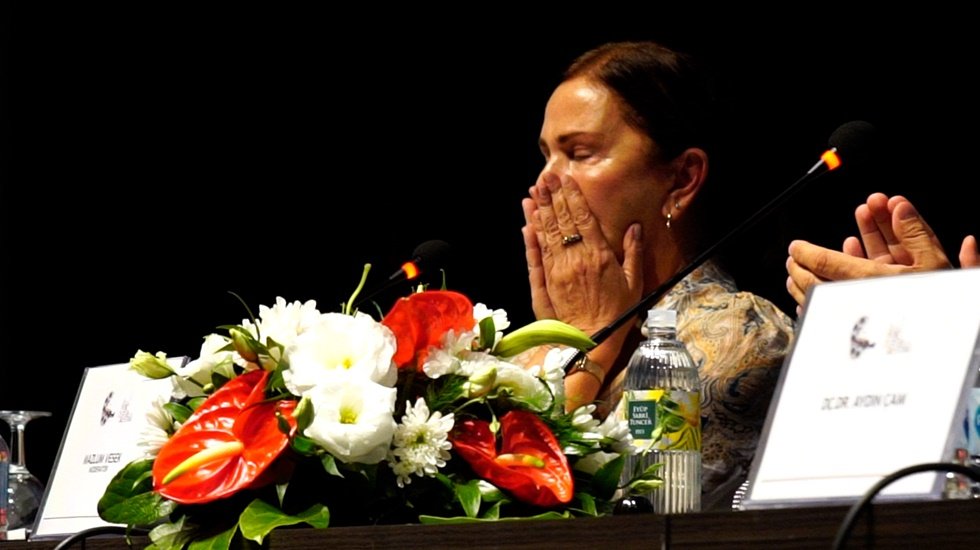 Altın Koza&rsquo;da Yaşar Kemal anılırken&nbsp;Lale Mansur g&ouml;zyaşlarını tutamadı&nbsp;