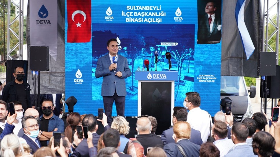 Babacan&rsquo;dan Erdoğan&rsquo;a: &ldquo;Benim ve arkadaşlarımın yaptıkları ile &ouml;v&uuml;nmeyi bırakın&rdquo;