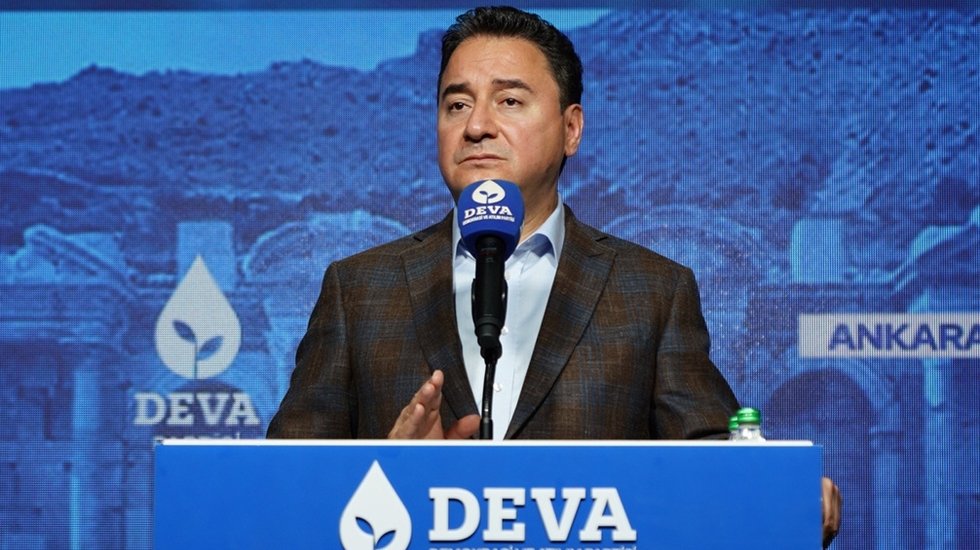 Babacan: &lsquo;İktidar panik halinde eski &ccedil;ekmeceleri a&ccedil;ıyor&rsquo;