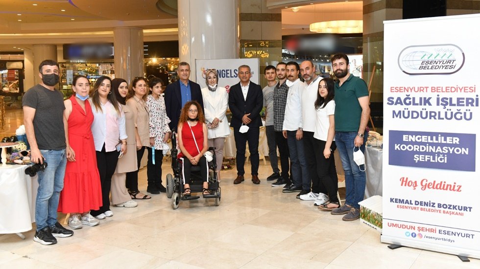 Başkan Bozkurt, Engelsiz Sanat Atölyesi Sergisi’nin açılışını yaptı