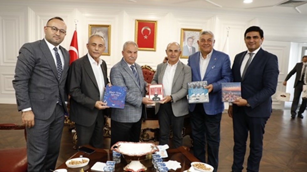 Başkan Demirtaş, İstanbul Belediye Başkanlarını ağırladı