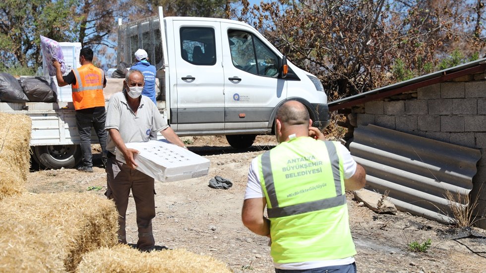B&uuml;y&uuml;kşehir&rsquo;den yangın sonrası ev ve mutfak eşyası yardımı