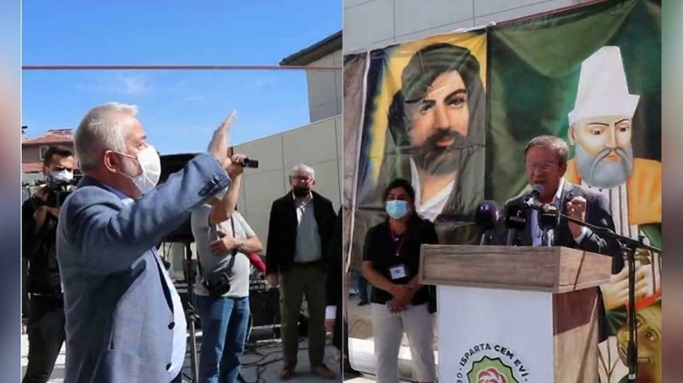 Cemevi a&ccedil;ılışında Diyanet'i eleştiren PSAKD başkanının s&ouml;z&uuml; belediye başkanı tarafından kesildi