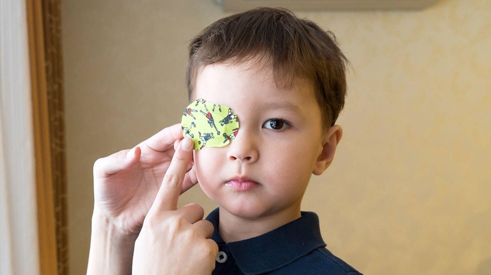 Dikkat! Ev kazaları &ccedil;ocukları k&ouml;r bırakıyor