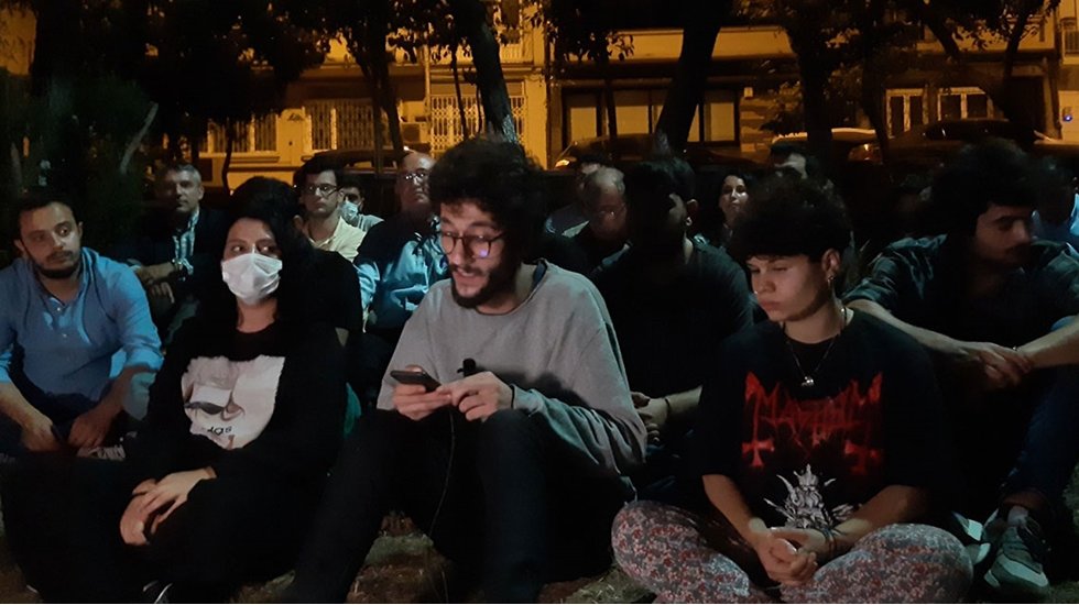 Emniyet, &lsquo;Barınamıyoruz&rsquo; eylemine katılan &ouml;ğrencileri fişleyip aileleri uyardı