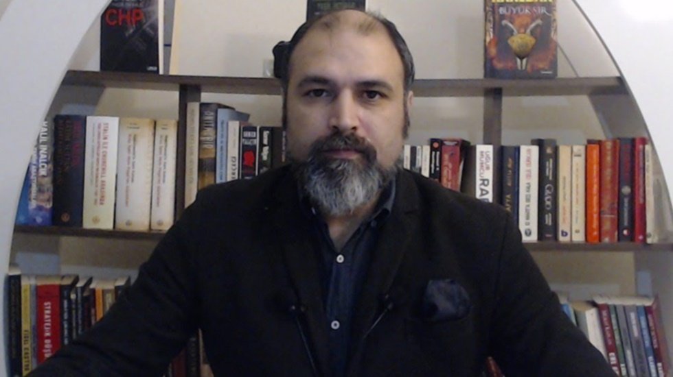 Gazeteci Celal Eren &Ccedil;elik saldırıya uğradı