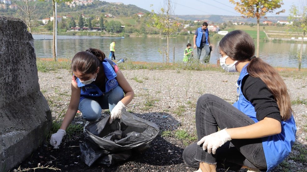 Hem atık topladılar hem farkındalık oluşturdular