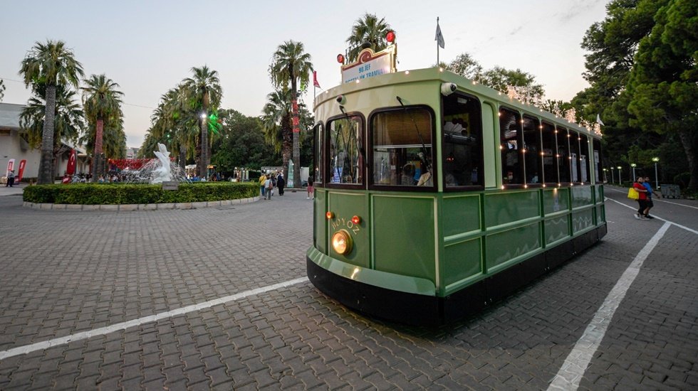 İEF'de &ldquo;Nostaljik Tramvay" keyfi