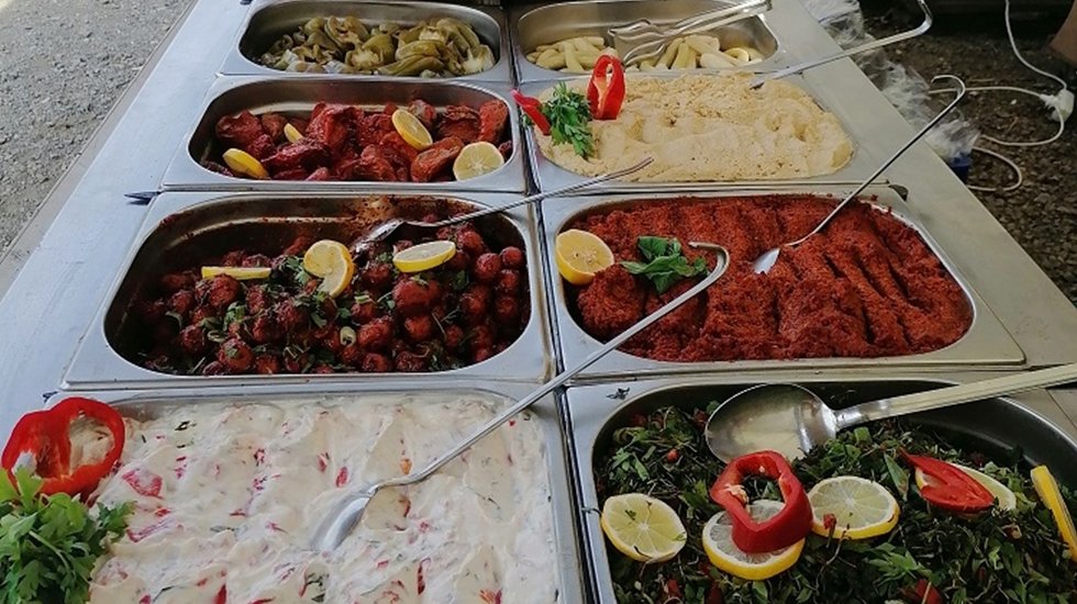 İstanbul'un en b&uuml;y&uuml;k yemek şenliği başladı&nbsp;