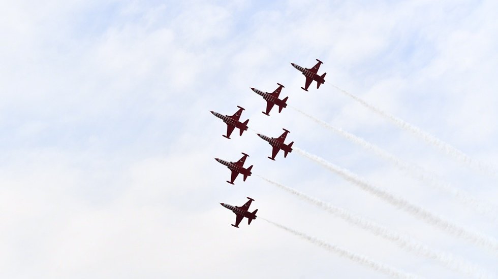 İzmir Airshow, 9 Eyl&uuml;l coşkusunu g&ouml;klere taşıdı.