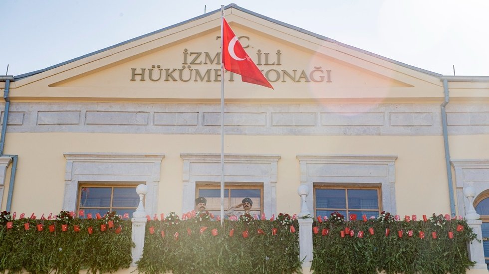 İzmir&rsquo;de tıpkı o g&uuml;nk&uuml; gibi