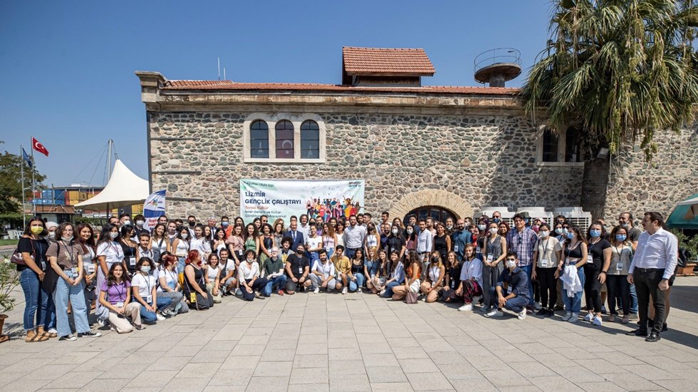 İzmir Gen&ccedil;lik &Ccedil;alıştayı &nbsp;başladı