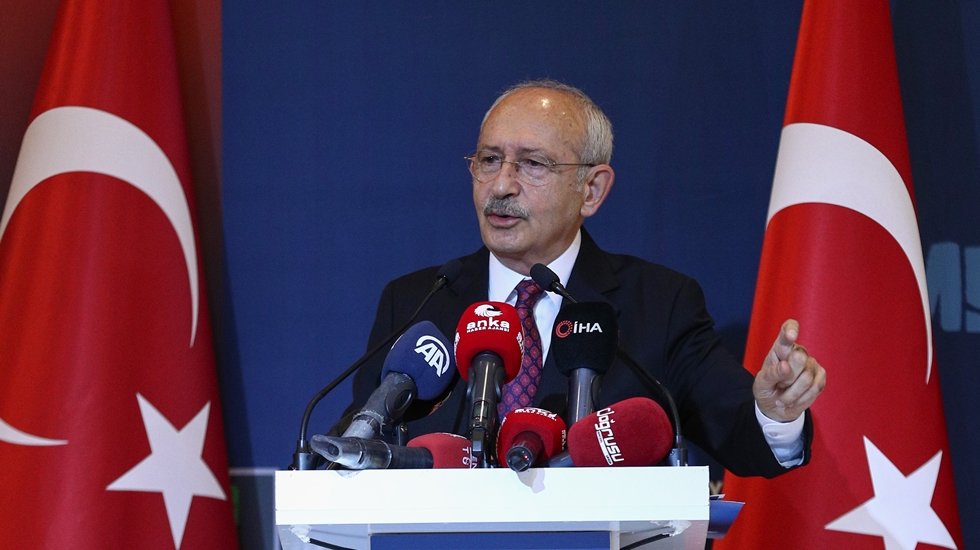 'Kılı&ccedil;daroğlu'nun toplantısına gitmeyin' baskısına tepki: &ldquo;Kimse kimsenin marabası değil&rdquo;