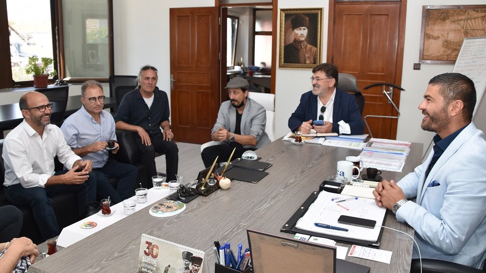 Marsilyalılar, Fo&ccedil;a&rsquo;ya ziyaret