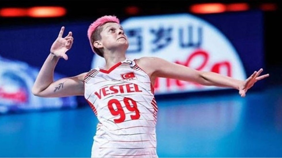 Milli voleybolcu Ebrar&rsquo;dan ma&ccedil; sonu kapak olacak paylaşım