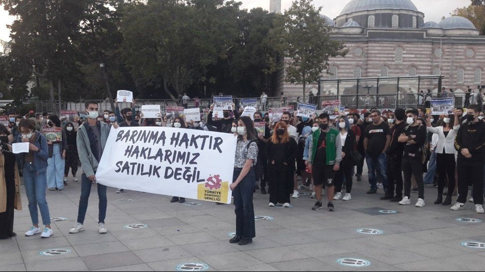 Karabıyık: &ldquo;&Ccedil;ıkarlarını d&uuml;ş&uuml;nen siyasilerin bedelini milyonlarca &ccedil;ocuğumuz &ouml;d&uuml;yor!&rdquo;
