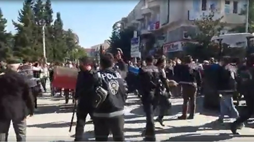 Vezirk&ouml;pr&uuml; sakinlerinden arazi toplulaştırma eylemi!