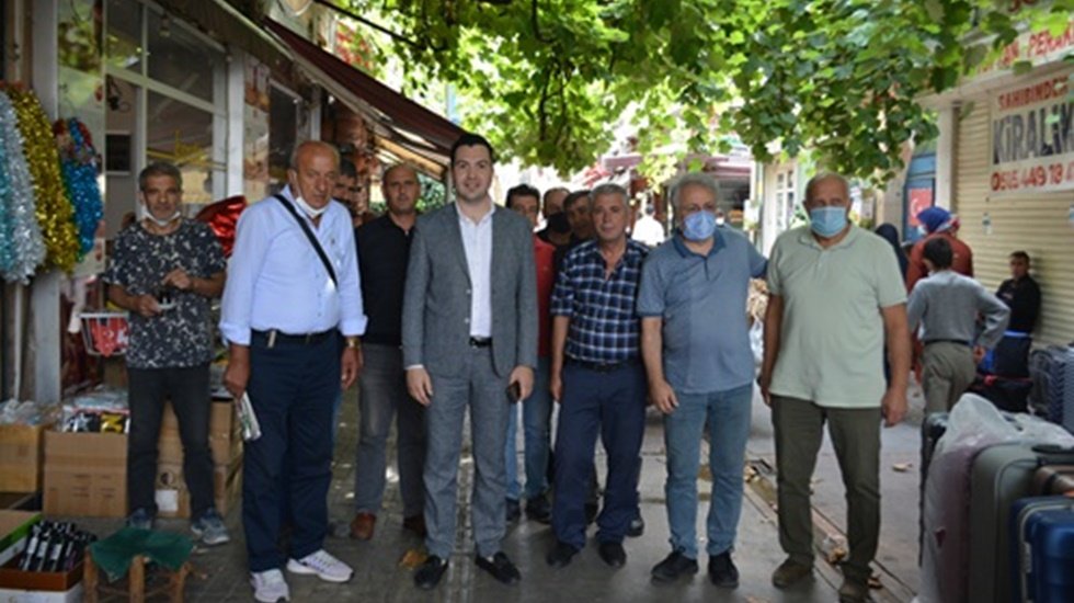 Yerel basına Mikrop diyen Başkana bir tepki de Saathane Dayanışmasından geldi...