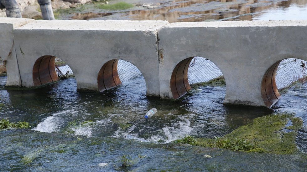 Y&uuml;zey suyu ağlarla kapatılıp denizin kirlenmesi &ouml;nlendi