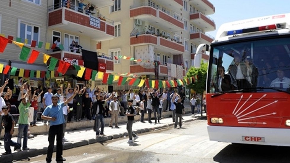 89 SHP'sinden bug&uuml;nk&uuml; CHP'ye 'K&uuml;rt sorunu'