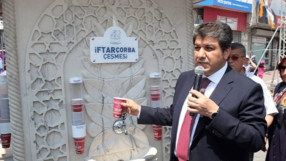 AKP'li belediye n&uuml;fusu 450 bin olan il&ccedil;ede 475 bin kişiye &ccedil;orba dağıtacak!