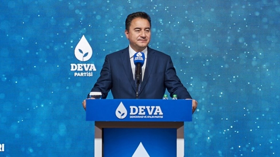 Babacan&rsquo;dan dolar a&ccedil;ıklaması: &lsquo;Kahroluyorum ama umutsuz değilim&rsquo;