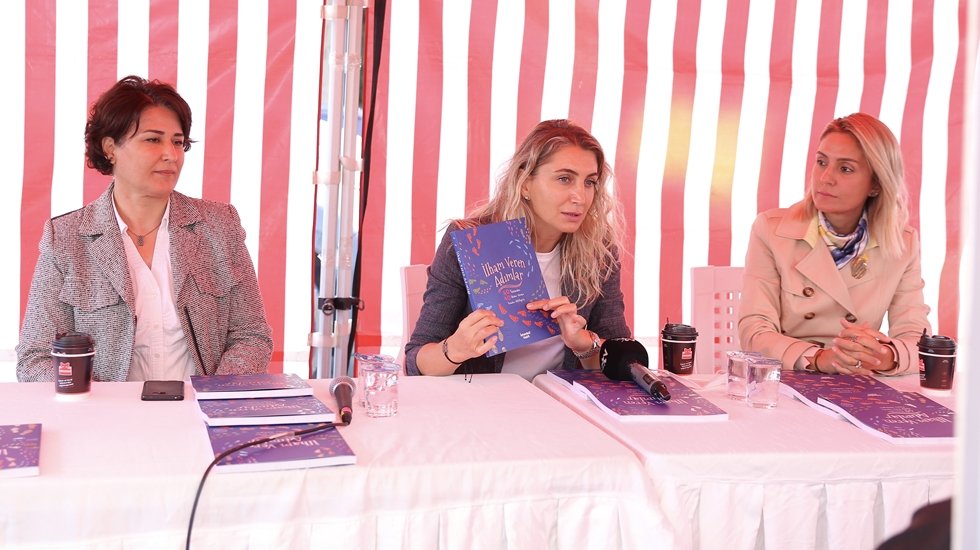 Dilek İmamoğlu: &ldquo;Kız &ccedil;ocukları hayallerini b&uuml;y&uuml;t&uuml;yor&rdquo;