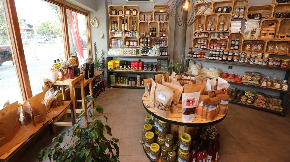 Efes tarlası bakkalı 1 yaşında