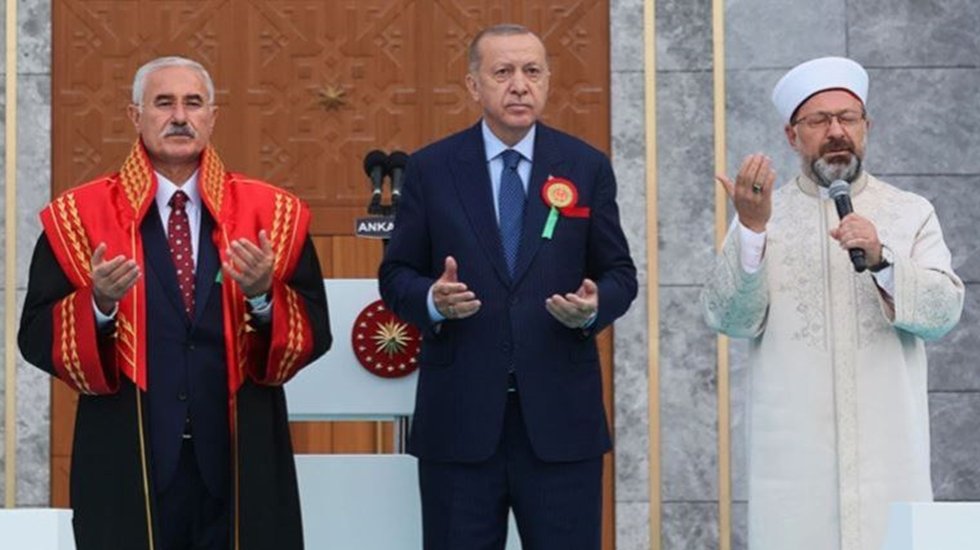 Eski Adalet Bakanı&rsquo;ndan 'şeriat devleti' uyarısı