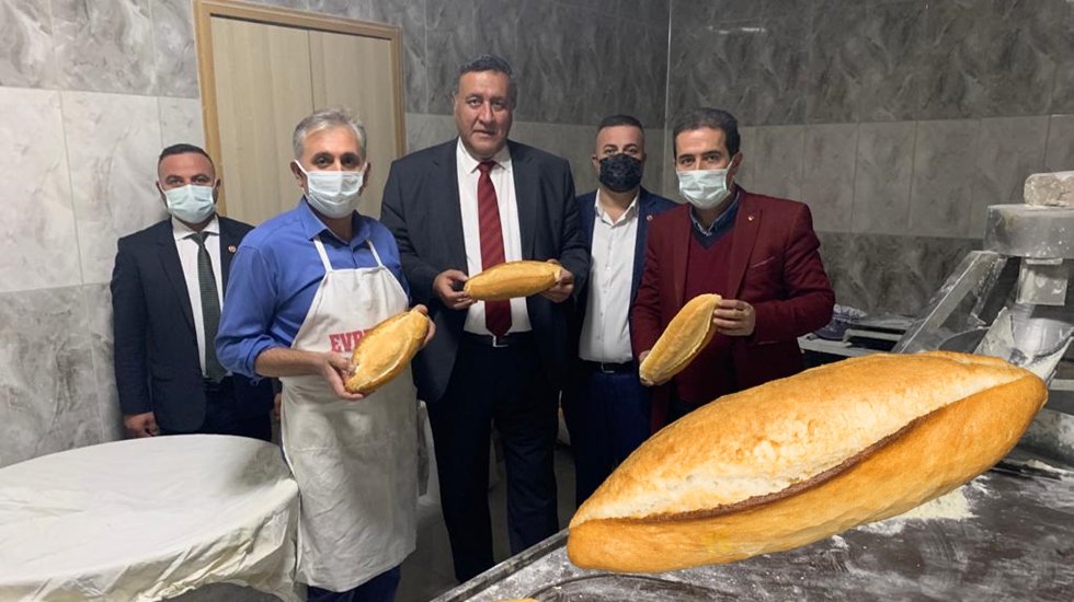 TMO'nun a&ccedil;ıkladığı buğday fiyatları sofradaki ekmeği iyiden iyiye k&uuml;&ccedil;&uuml;ltecek...