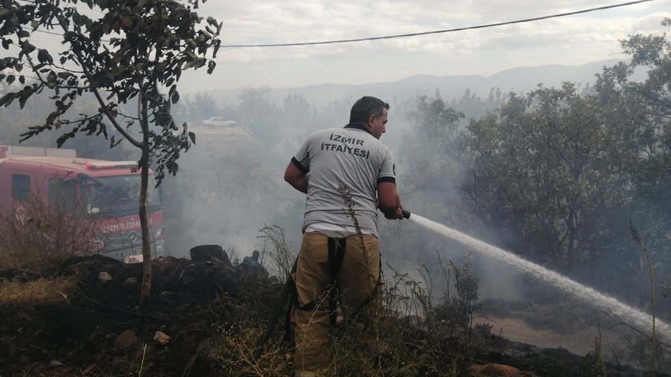 Kiraz'daki yangına anında m&uuml;dahale edildi