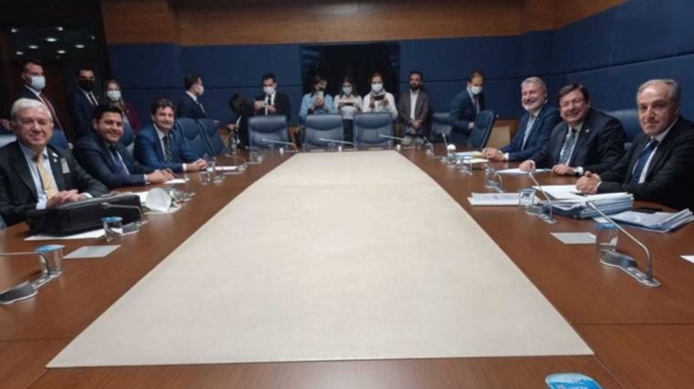 &lsquo;Parlamenter sistem&rsquo; isteyen 6 muhalefet partisi TBMM'de toplandı