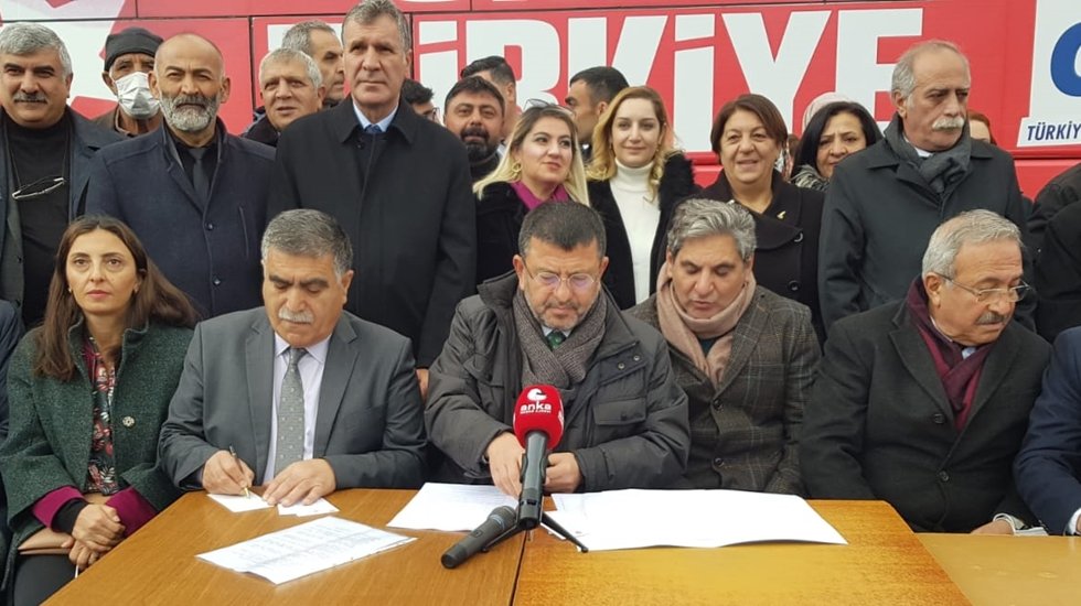 Ağbaba: &ldquo;Erdoğan &lsquo;Bir &Uuml;lke Nasıl Batırılır&rsquo;ın kitabını yazmış&rdquo;