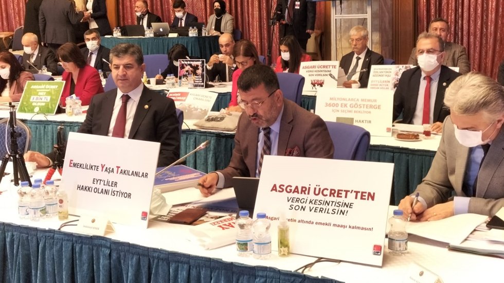 Ağbaba: &ldquo;İş&ccedil;i, işsiz ve emekli d&uuml;şmanı bir iktidarla karşı karşıyayız!&rdquo;