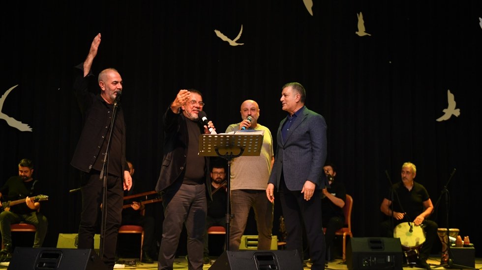 Ahmet Kaya, sevilen par&ccedil;alarıyla anıldı