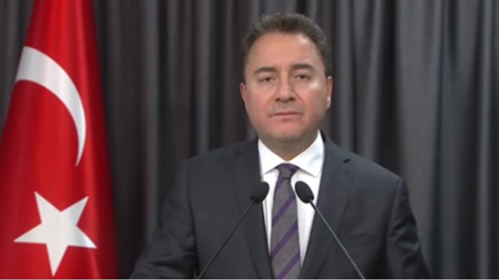 Babacan:&nbsp;"&Ouml;ğrencilerin yatacak yeri yoksa niye &uuml;niversite a&ccedil;makla &ouml;v&uuml;n&uuml;yorsunuz?"