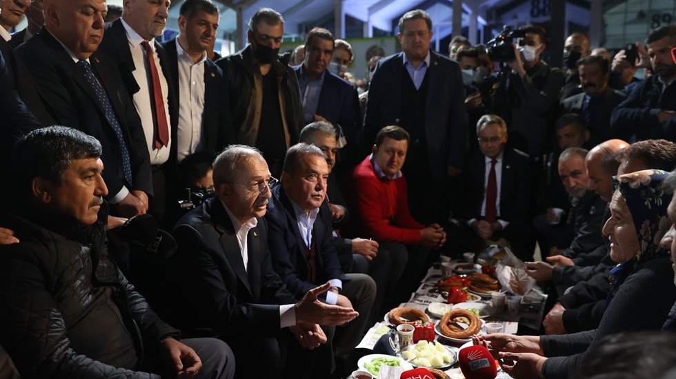 Antalya Halini ziyaret eden Kılı&ccedil;daroğlu esnaf ve &ccedil;ift&ccedil;inin sorunlarını dinledi