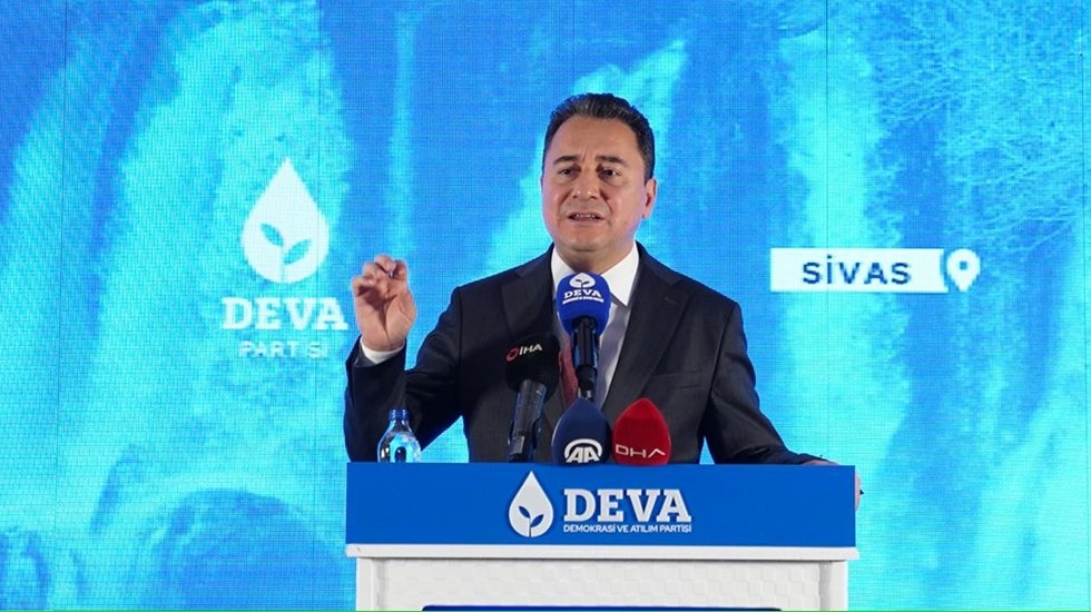 Babacan: "Askerin parmak salladığı g&uuml;nler asla geri gelmeyecek"