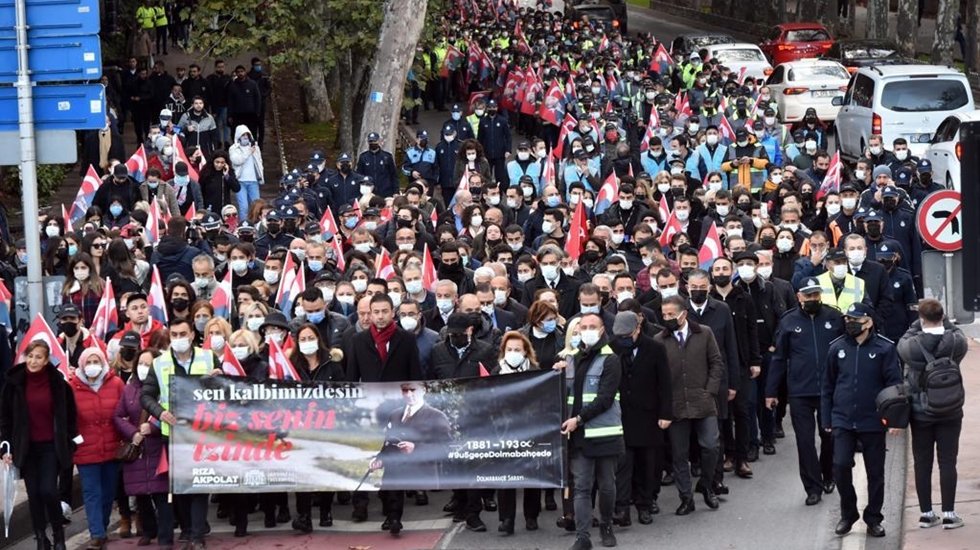 Beşiktaş’ta ‘Ata’ya Saygı Yürüyüşü’ne binlerce yurttaş katıldı