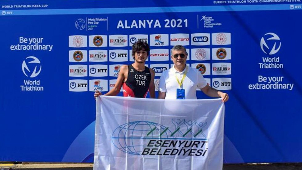 Bozkurt: "Esenyurtlular adına teşekkür ediyorum. Tebrik ediyorum"