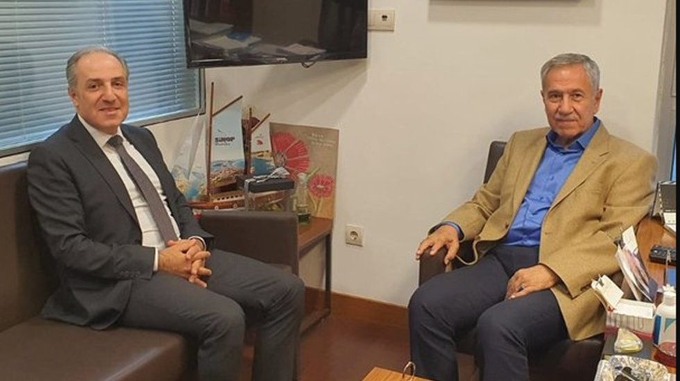 B&uuml;lent Arın&ccedil;'tan DEVA Partisi'ne s&uuml;rpriz ziyaret